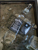 Old No. 7 Veggkunst - Broken Bottle Art